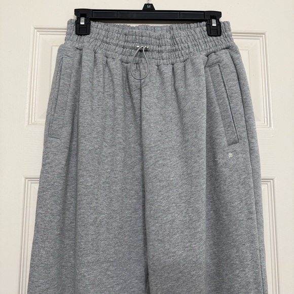 NWT For Love & Lemons Josie Sweatpants Women’s M Gray Comfy Relaxed Fit - Picture 6 of 17
